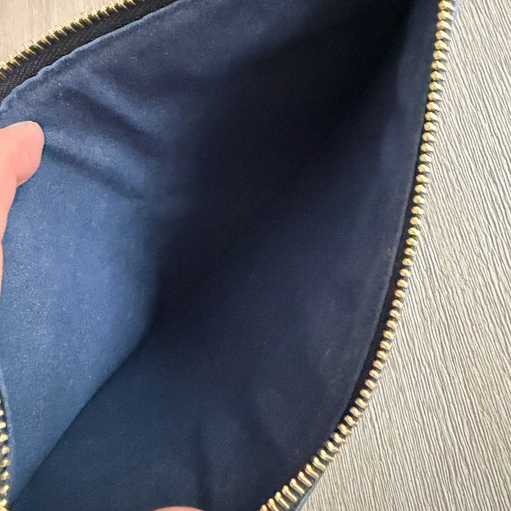 LV Neverfull Empreinte Pouch - Picture 5 of 5
